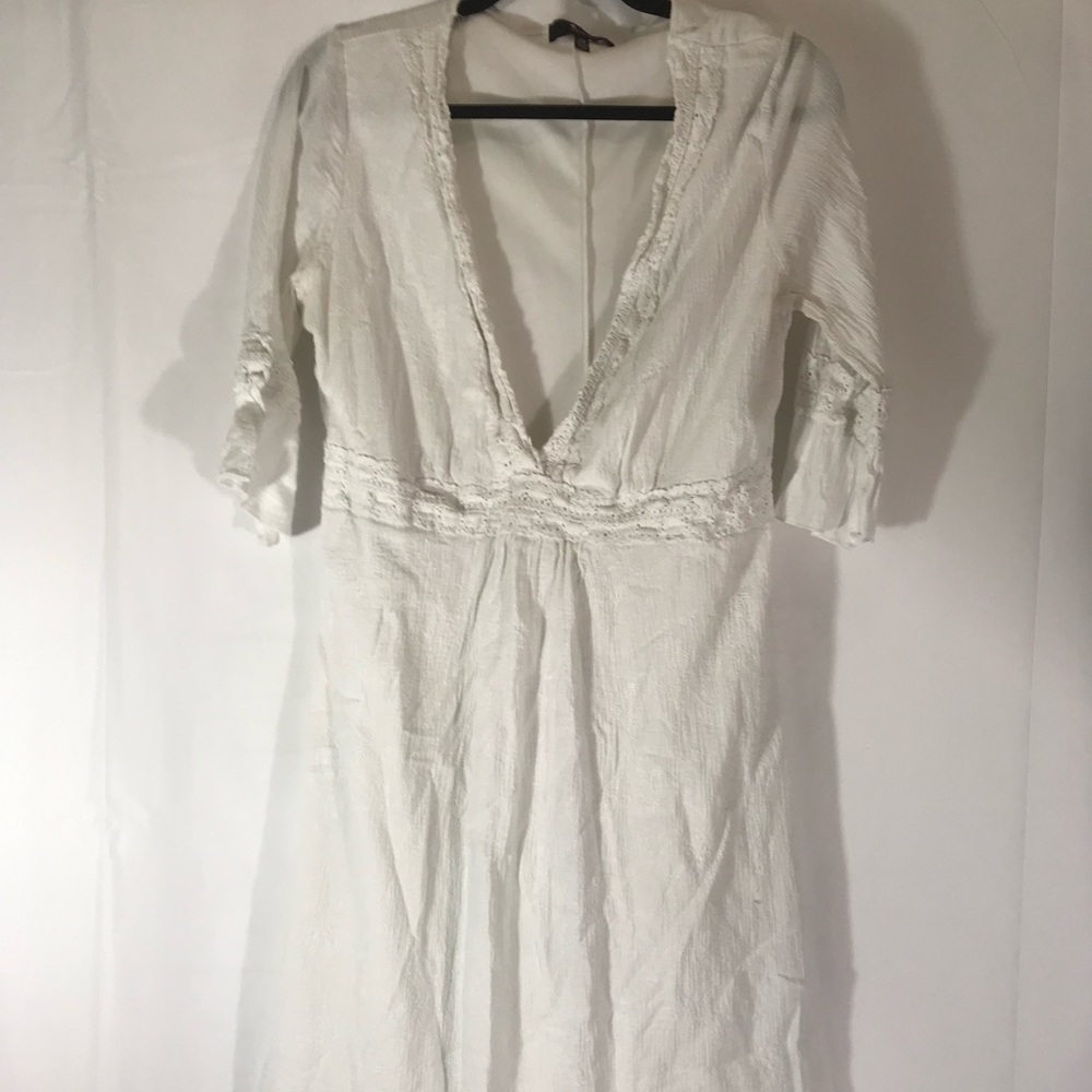 White 1/2 sleeve floral lace detail dress